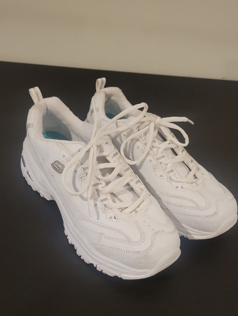 Skechers D'Lites Women’s White Lace-Up Chunky Sneakers, Wide Fit, Size 9